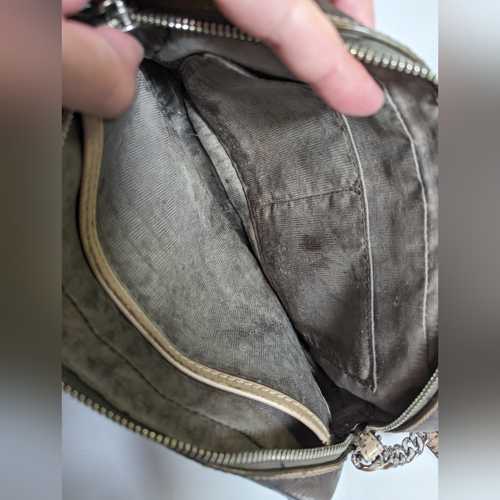 Michael Kors Crossbody Small Purse *some blemishes - used - see photos* - Picture 2 of 10